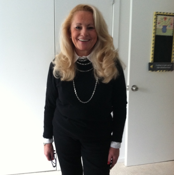 Meet your Posher, Shelly - Picture 1 of 1